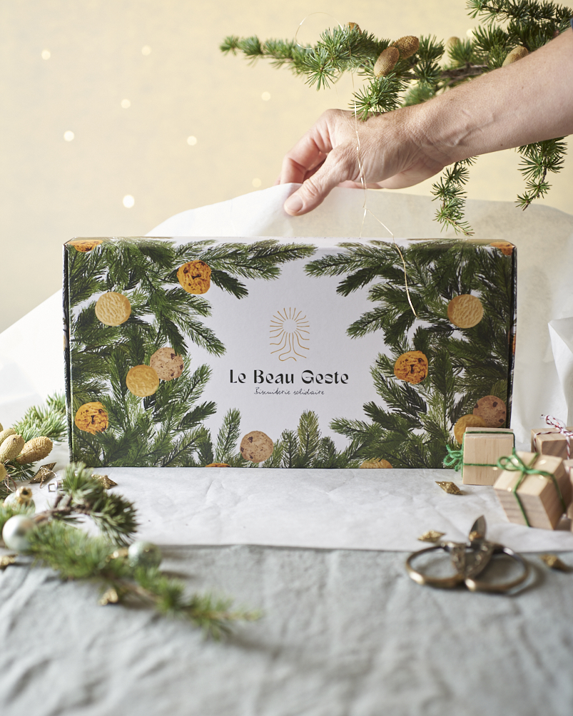 StudioCerise_le Beau Geste Biscuiterie solidaire conception graphique direction artistique coffret de noel